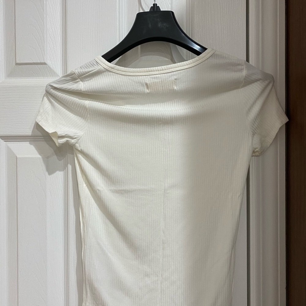 Hollsiter White collar up top